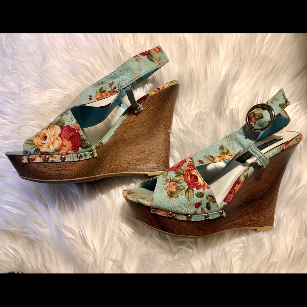 Victorian toile printed strappy summer wedges